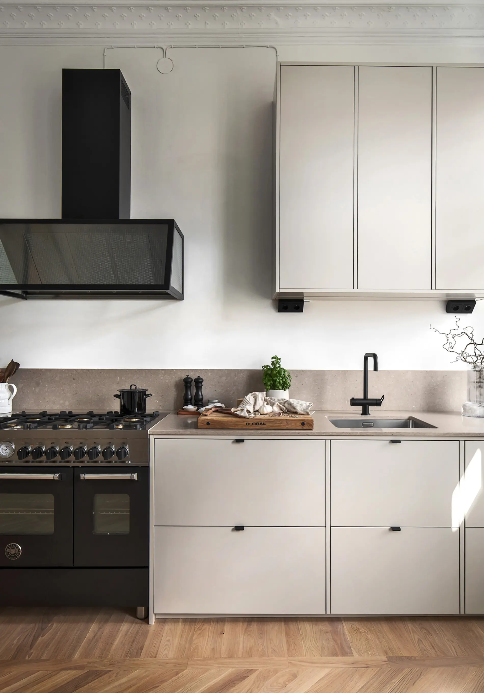 Kvartskomposit vs granit | Kitchens.se