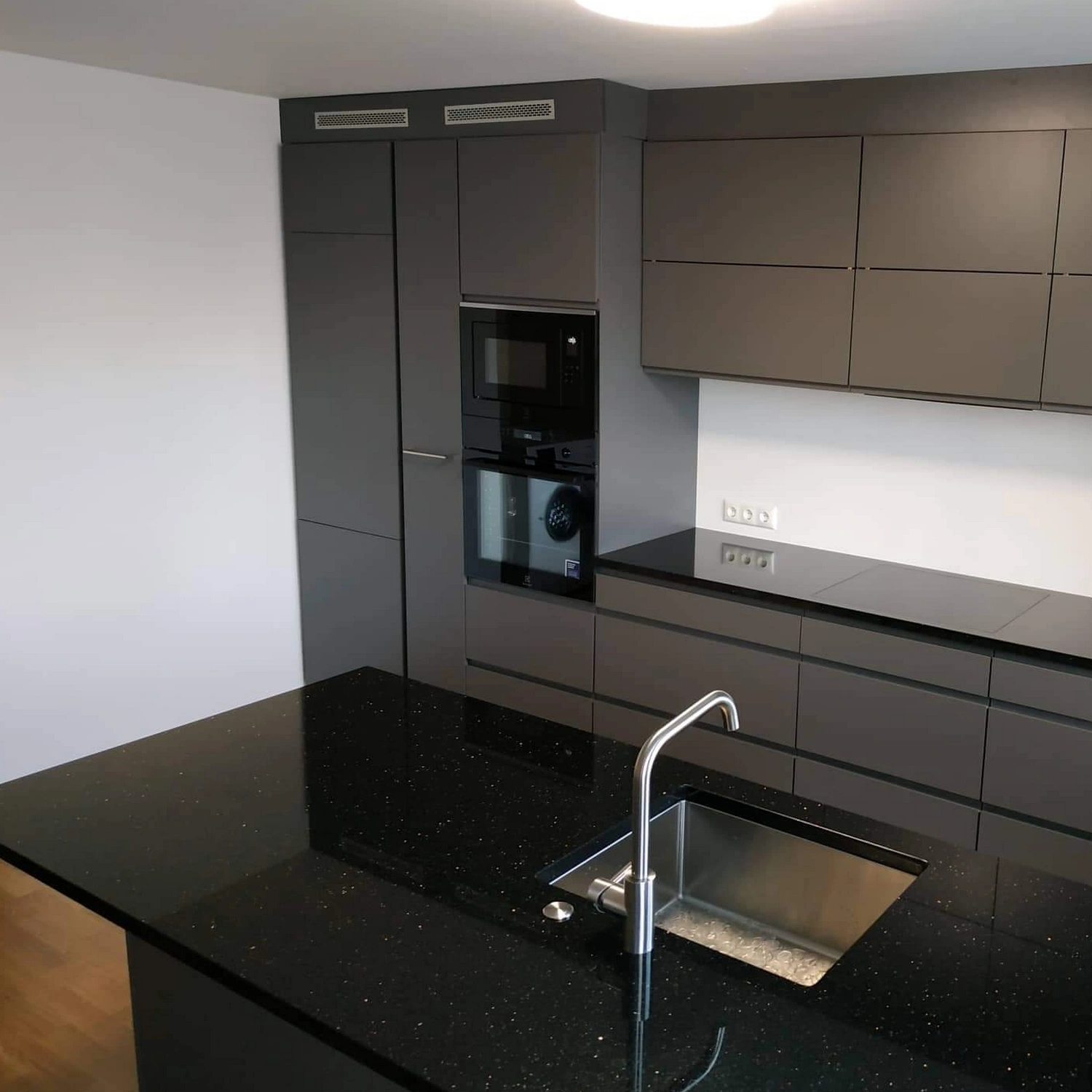Star Galaxy 20mm B nkskiva Granit Kitchens se star-galaxy-20mm-b-nkskiva-granit-kitchens-se