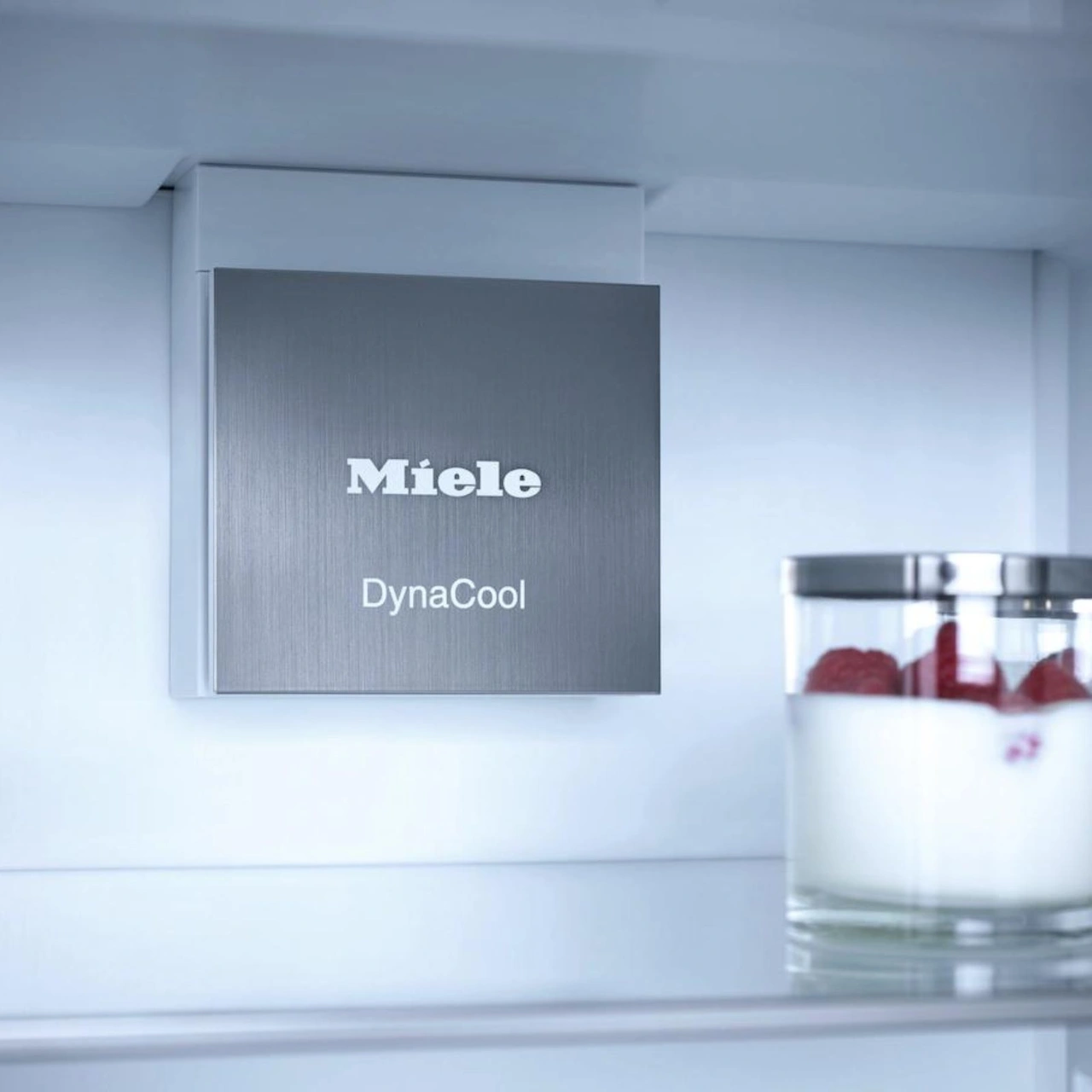 Miele Integrerat kyl/frysskåp KF 7731 D