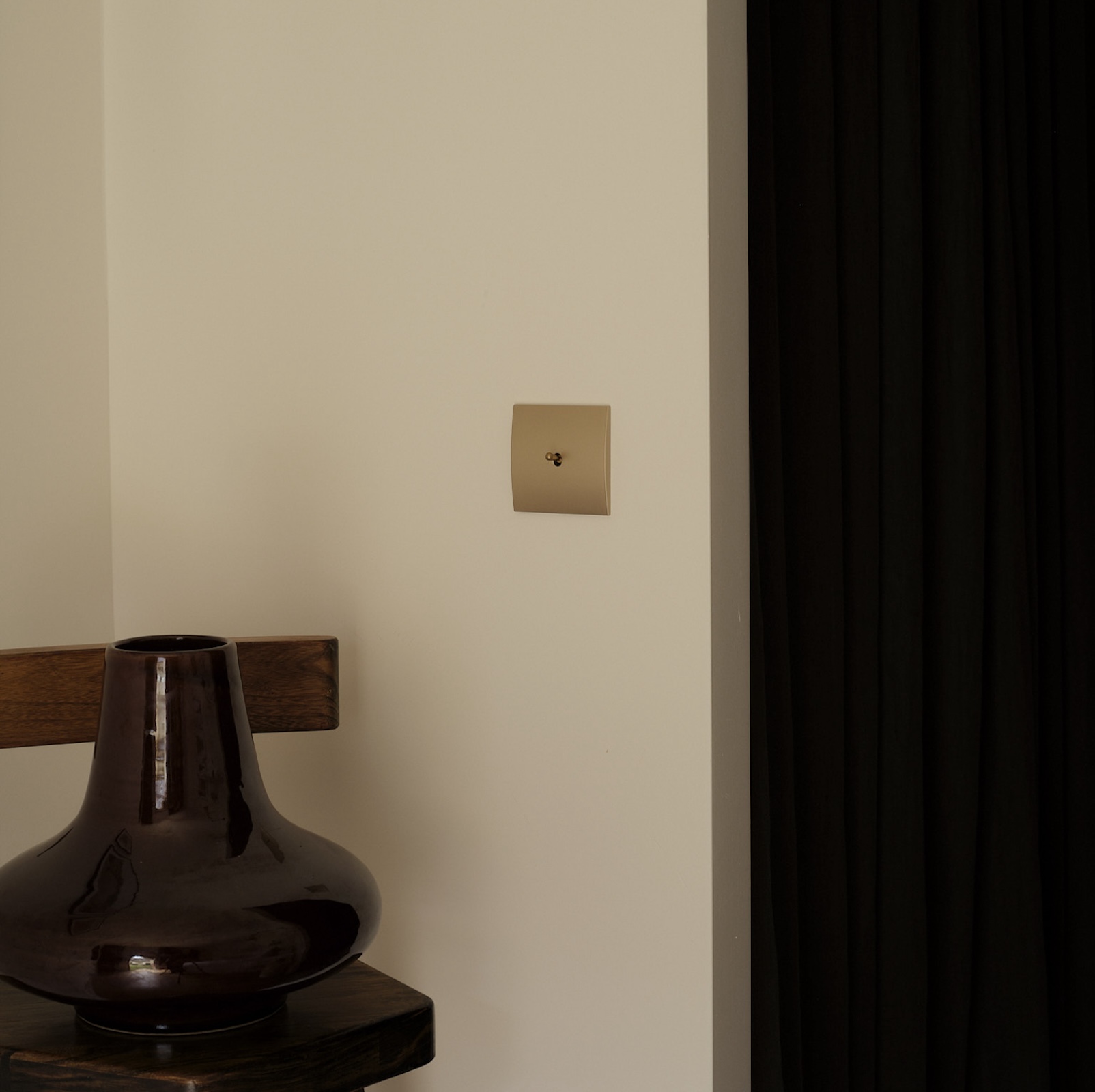 Karo Strömbrytare singel - Guld Satin