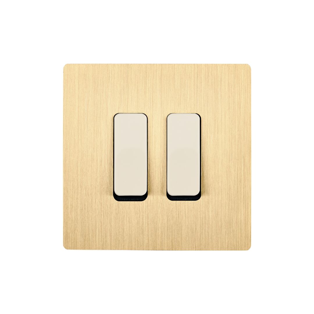 M Strömbrytare dubbel 80x80 - Brushed brass