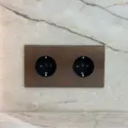 Confidence Vägguttag dubbel - Old bronze