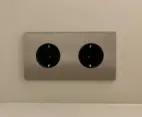 Confidence Vägguttag dubbel - Brushed steel