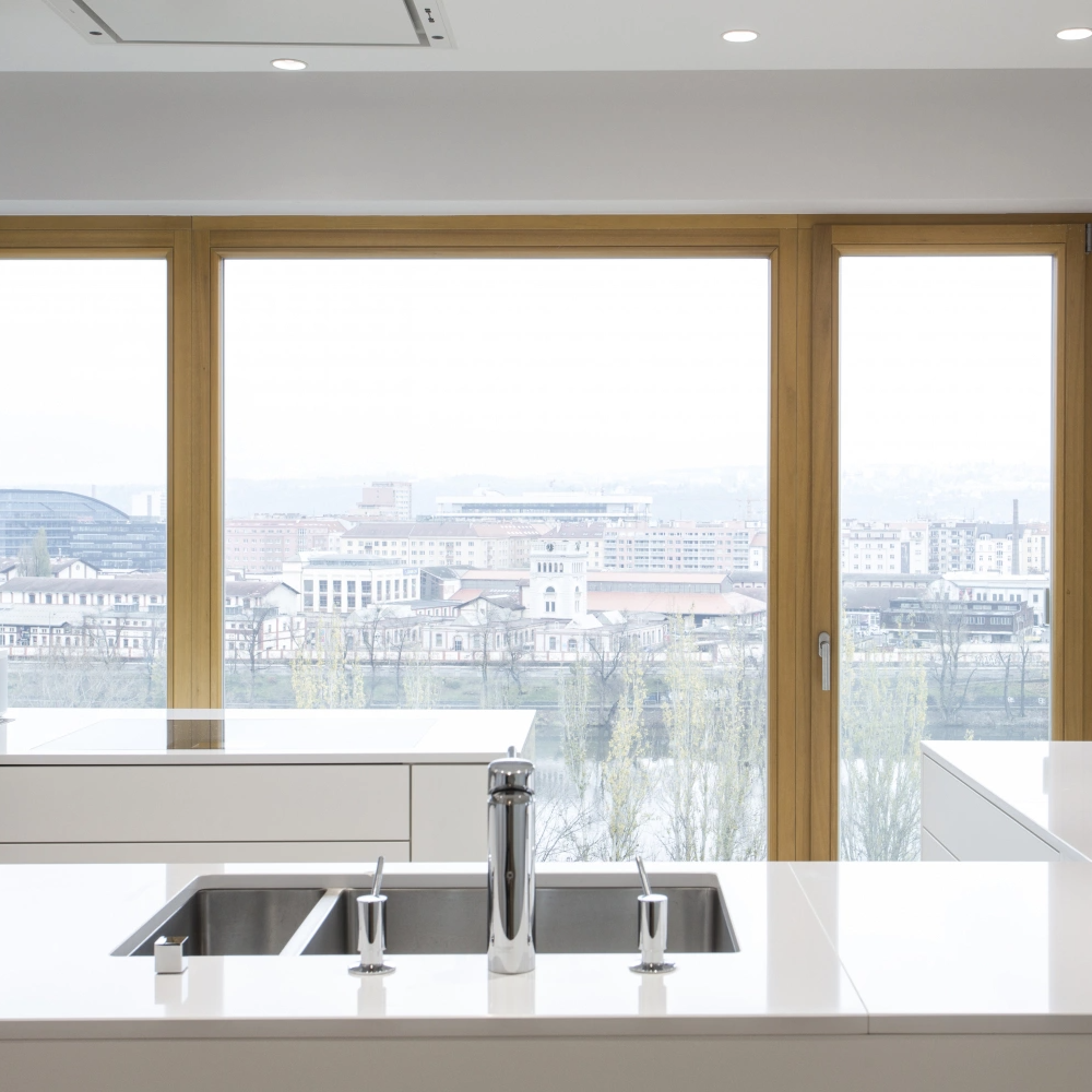 Crystal Absolute White