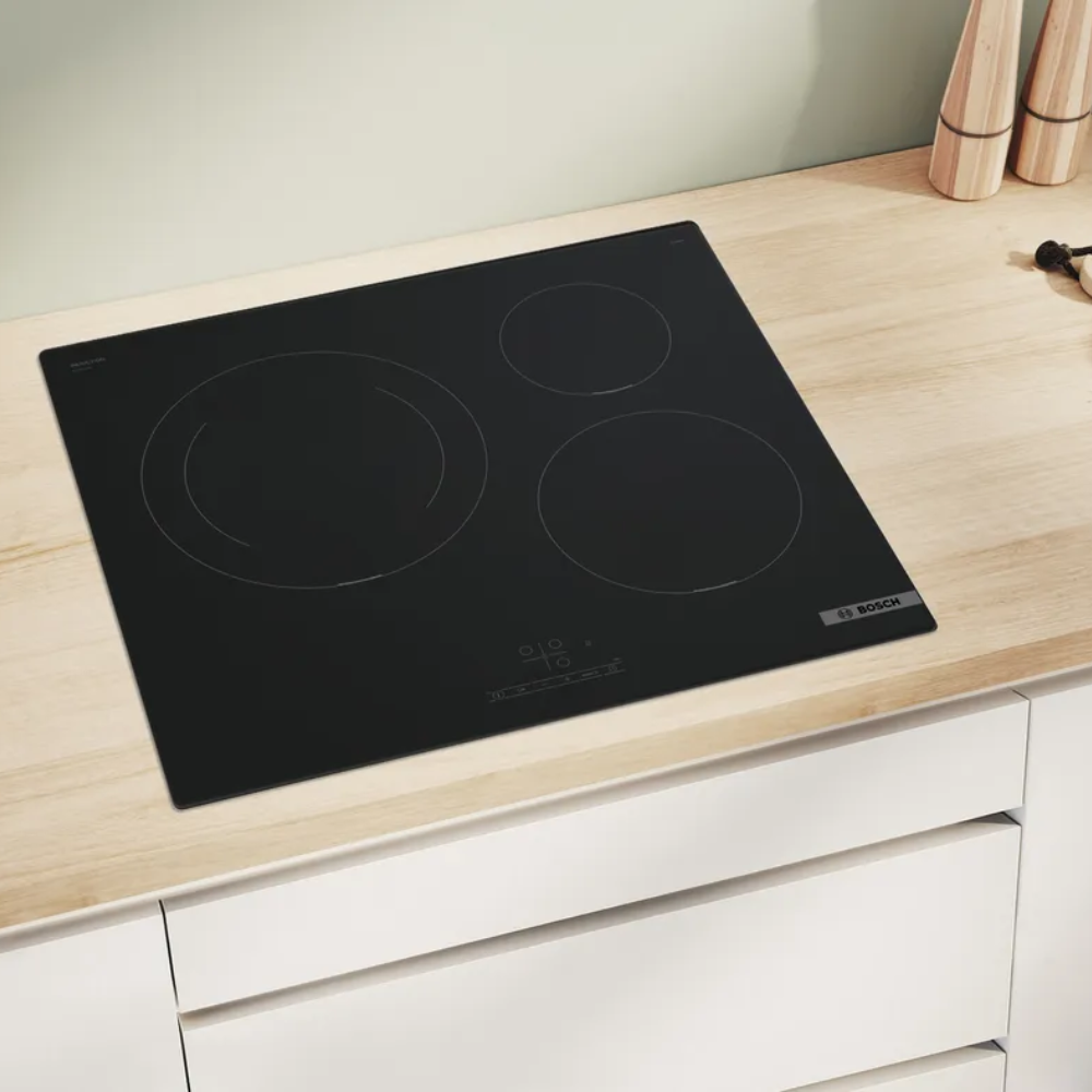 Bosch induktionshäll PUJ611BB5E FlexInduktion & PowerBoost, modern & slimmad