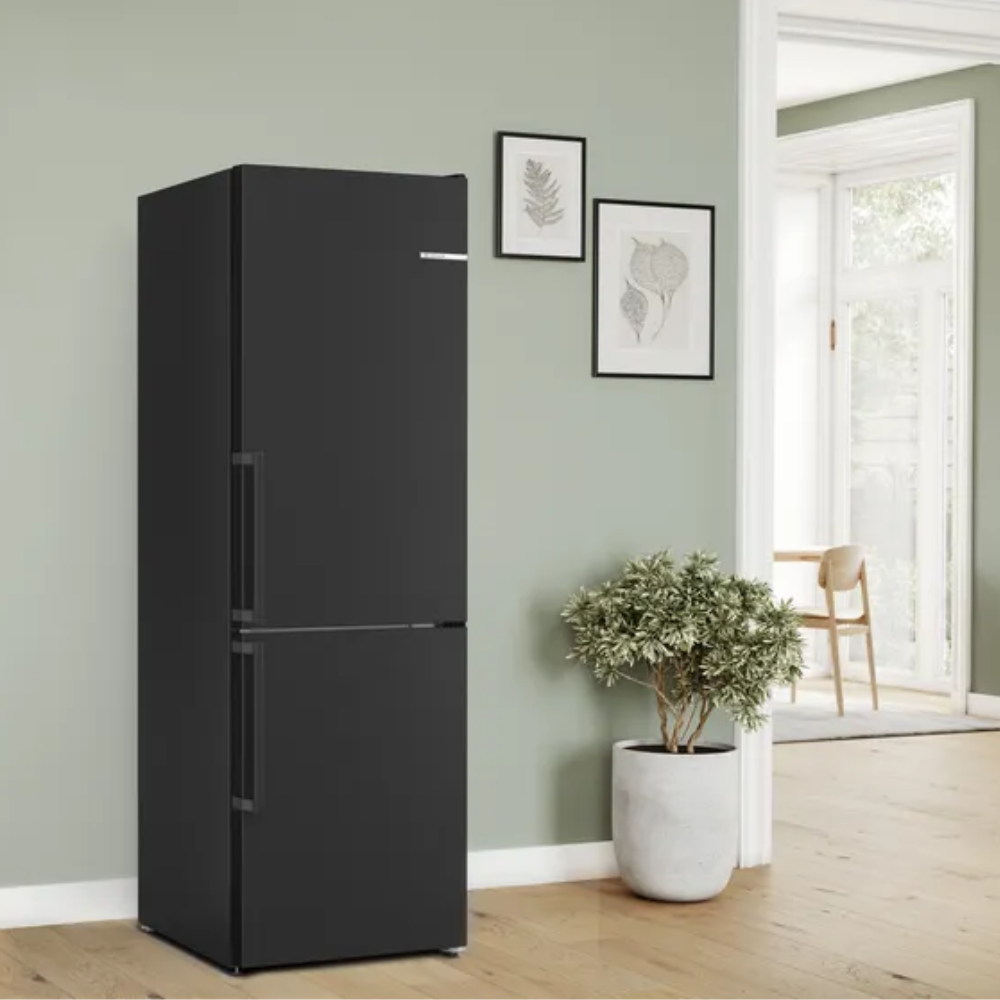 Bosch kyl-frys KGN36VXCT Serie 4, svart modell med VitaFresh & LED-belysning