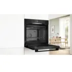Bosch varmluftsugn HRG532BB3 Serie 4, med softClose & AutoPilot 10-funktioner