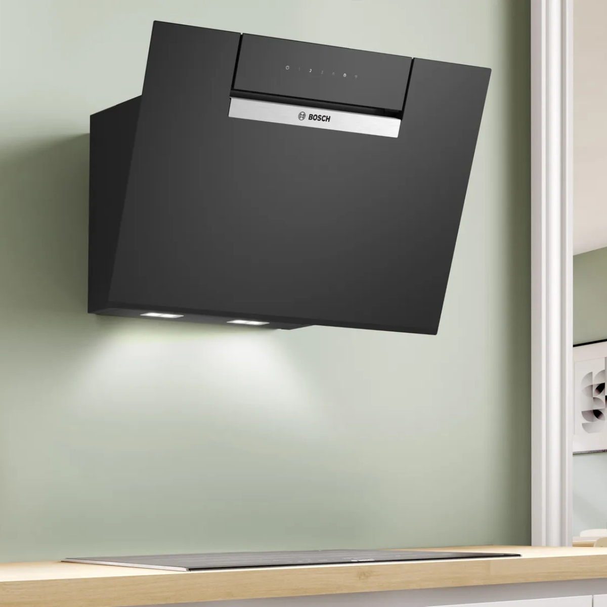 Bosch köksfläkt DWK67FN60 60 cm Serie 4, väggmonterad med lutande svart glaspane