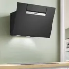 Bosch köksfläkt DWK67FN60 60 cm Serie 4, väggmonterad med lutande svart glaspane