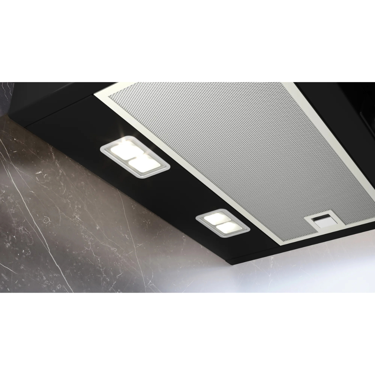 Siemens köksfläkt LC87KFN60 80 cm iQ300, väggmonterad med lutande svart glaspane