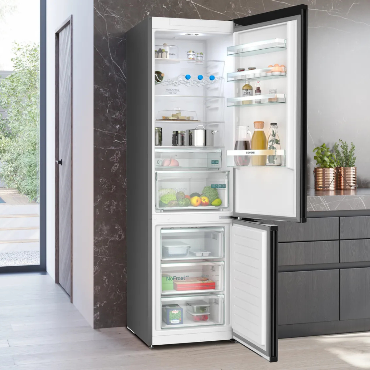 Siemens kyl-frys KG39NXXCF iQ300, 203 cm, hyperFresh & låg ljudnivå (35 dB), sva