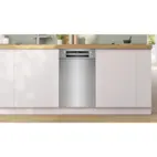 Bosch smal diskmaskin SPU4HMS10E Serie 4, helintegrerad med toppkorg & energisnå