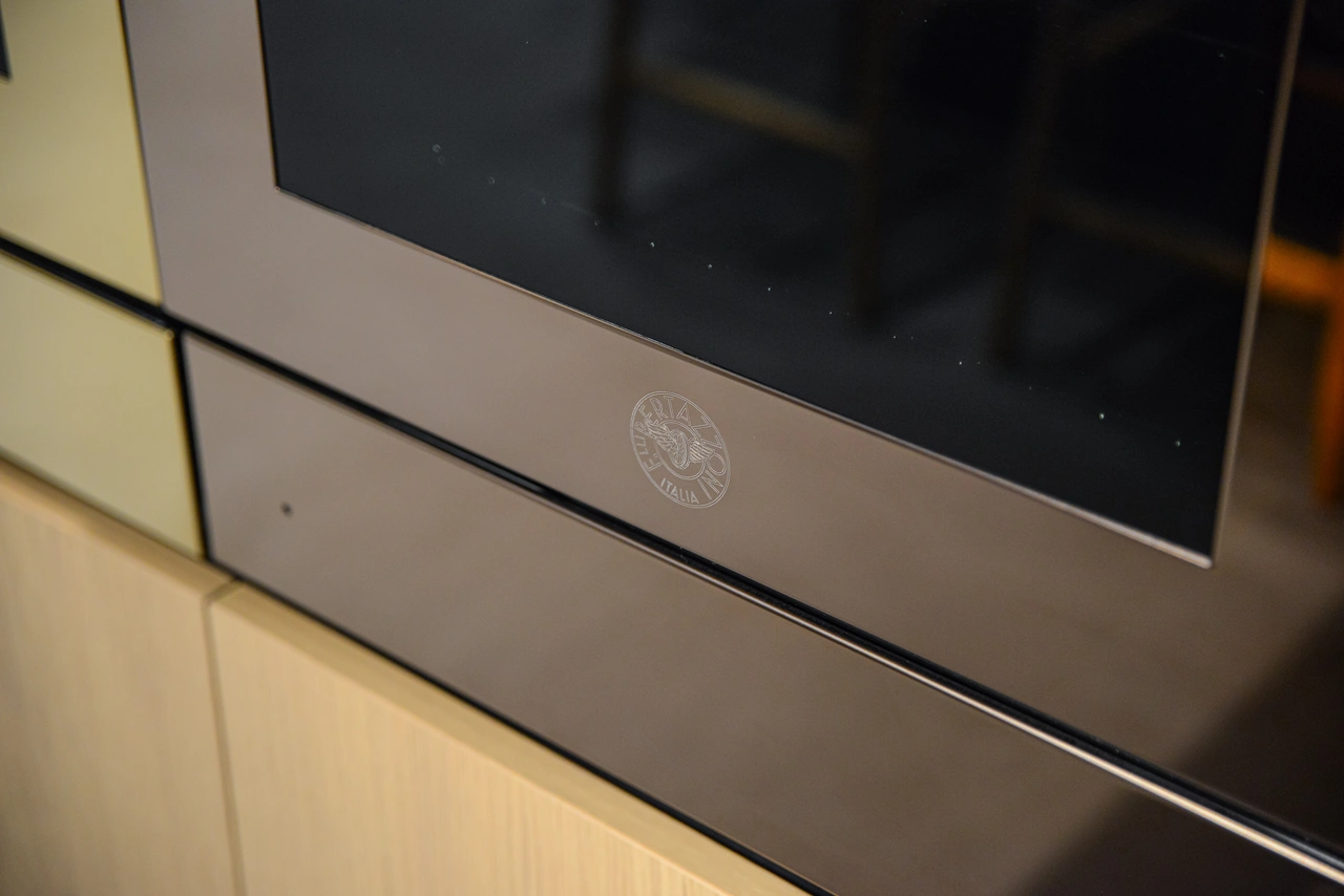 Bertazzoni Kombiugn med mikro, TFT, brons blank, Modern-series