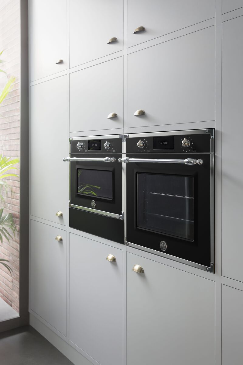 Bertazzoni Ångugn med pyrolys samt TFT-skärm, mattsvart/krom, Heritage-series