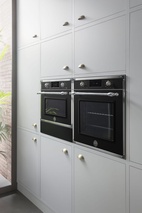 Bertazzoni Ångugn med pyrolys samt TFT-skärm, mattsvart/krom, Heritage-series