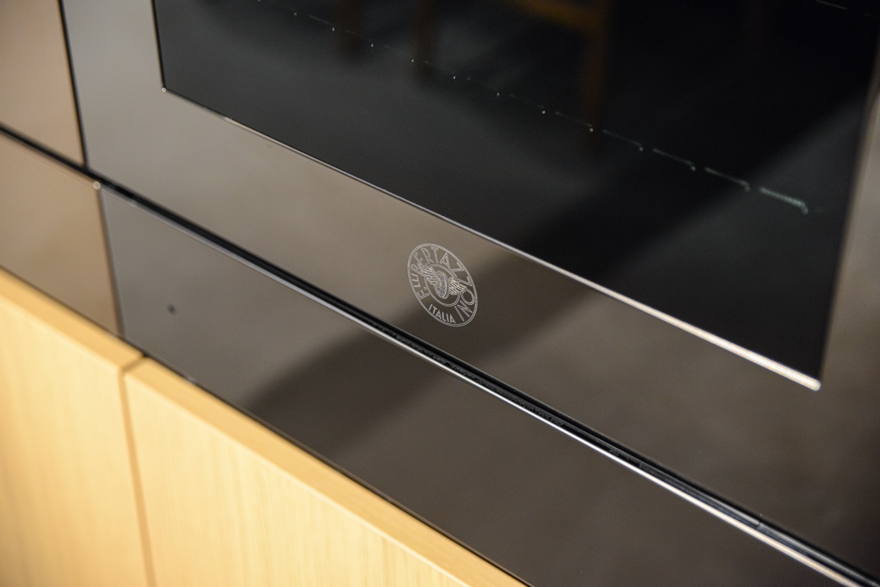 Bertazzoni Ångugn med pyrolys TFT, obsidian, blank, Modern-series