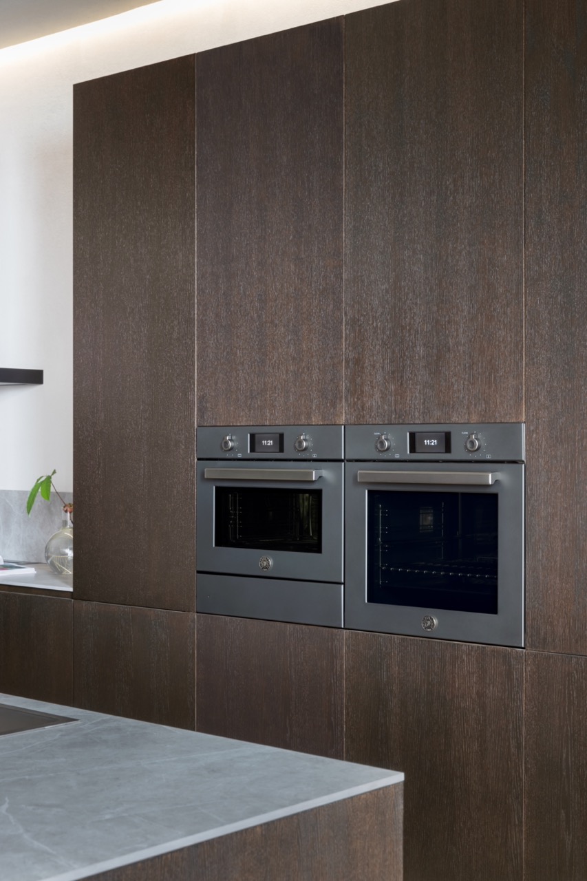 Bertazzoni Ångugn med pyrolys TFT, carbonio, Professional-series