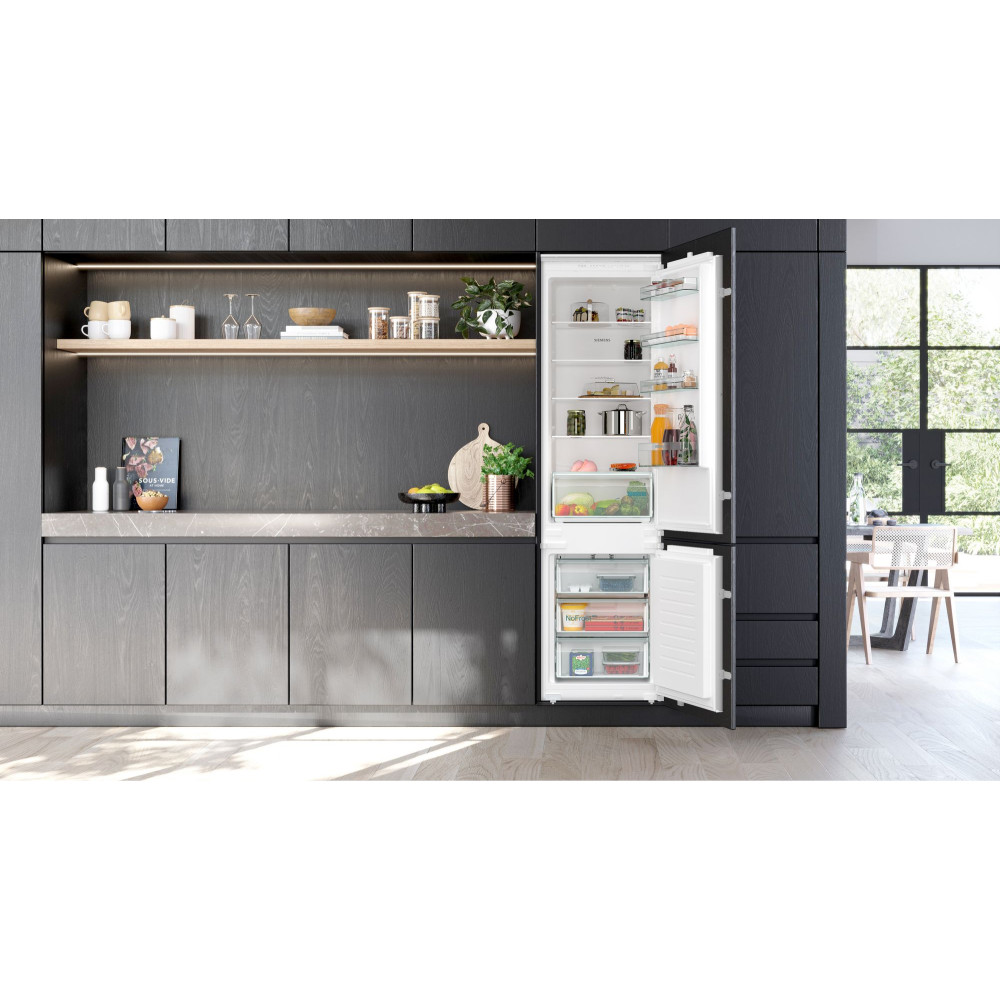 Siemens integrerad kyl/frys iQ100 KI96NNSE0