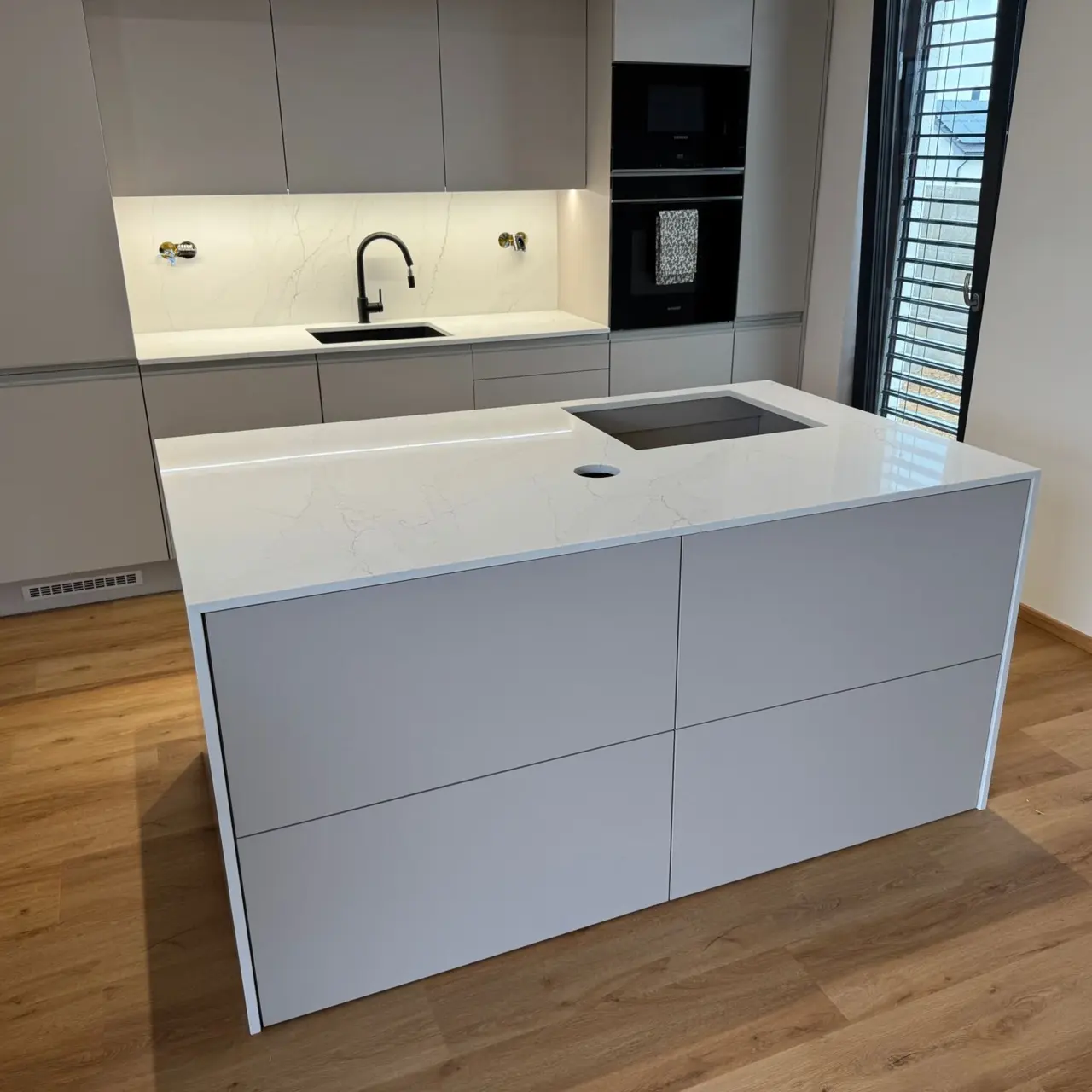 Calacatta Cannes Gold 30mm
