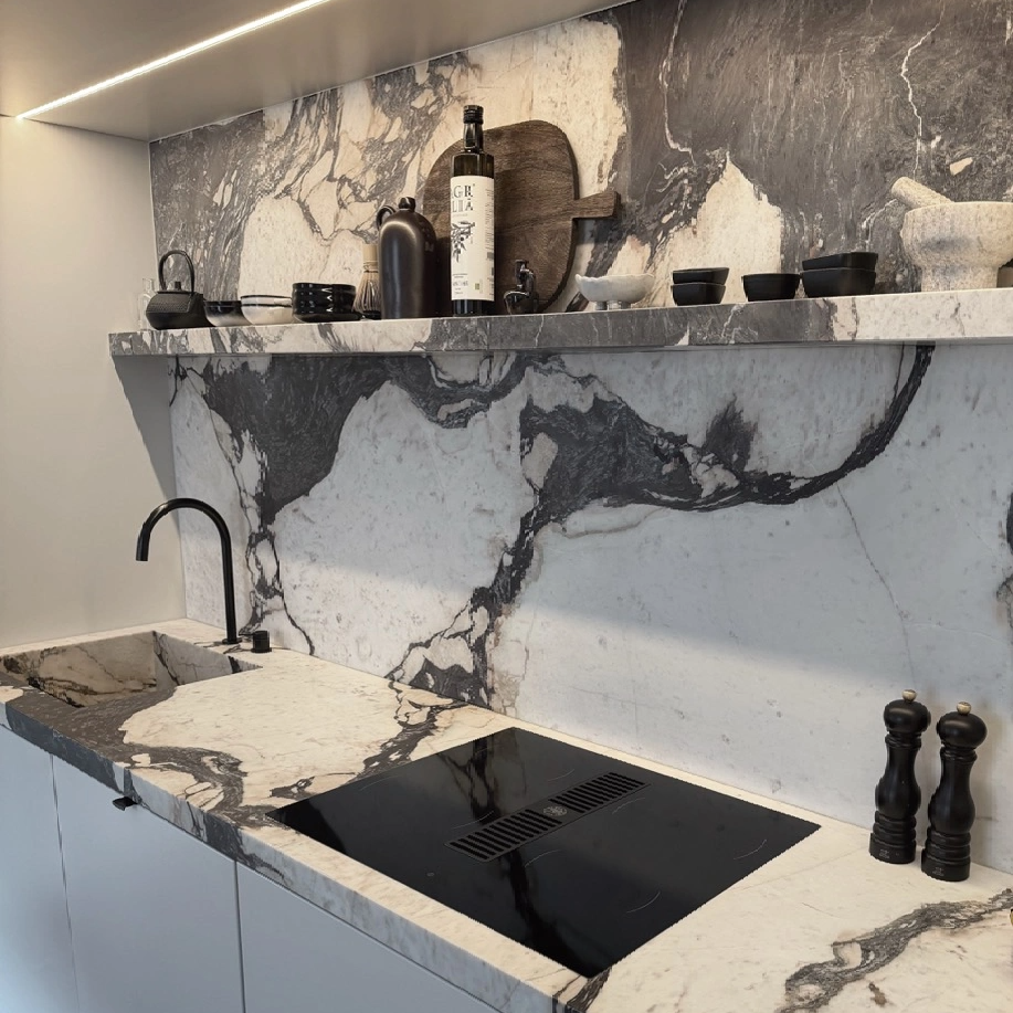 Bertazzoni Induktionshäll med integrerad fläkt, 60 cm, 4 zoner