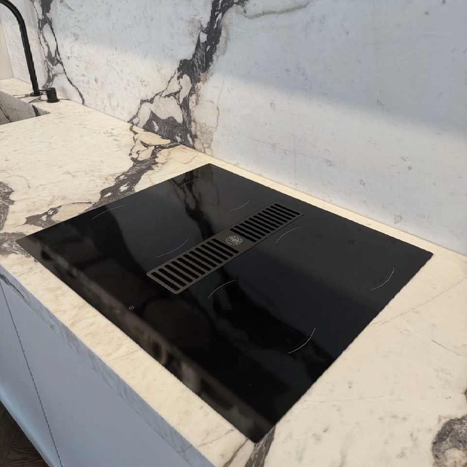 Bertazzoni Induktionshäll med integrerad fläkt, 60 cm, 4 zoner