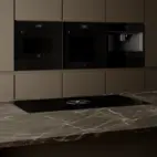 Bertazzoni Induktionshäll med integrerad fläkt, 83 cm, 4 zoner (2 flex)